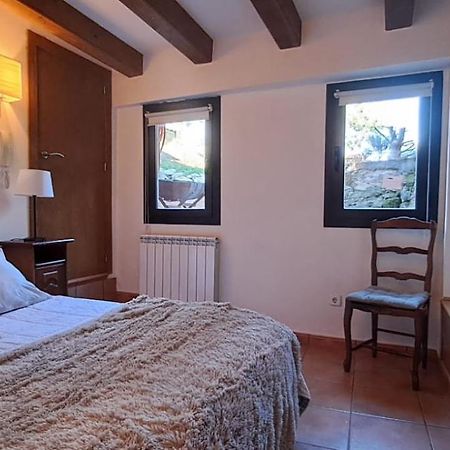 Alojamiento Compartido Cantroncxic Sant Pere de Torello ภายนอก รูปภาพ